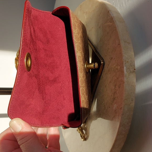 Coach tea rose retail sunglasses case in signature print - Picture 5 of 7